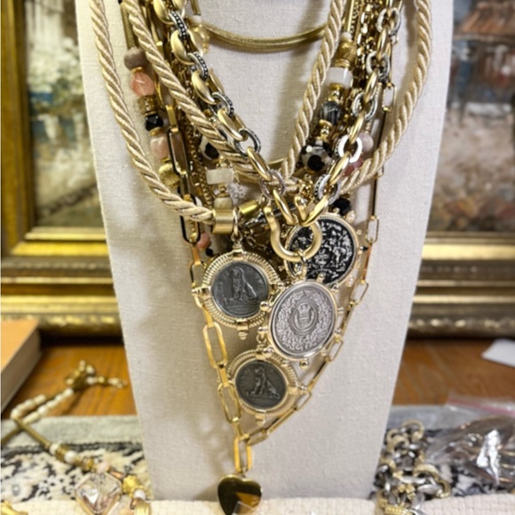 JEWELRY UNIQUE DESGN - Picture 3 of 3